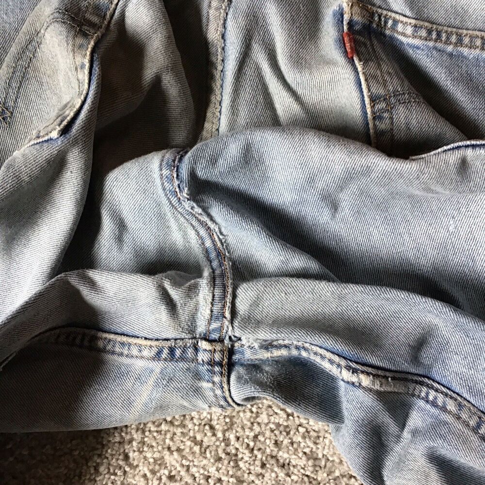 Vintage Levi’s 550 Relaxed Fit Jeans 36x36  Waist 36 Distressed Thrashed 90s Y2K - Picture 11 of 11